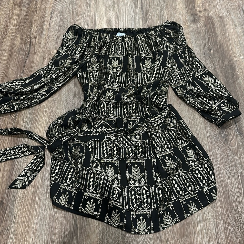 Abbeline Women’s Black and Gold Tunic - Size Small